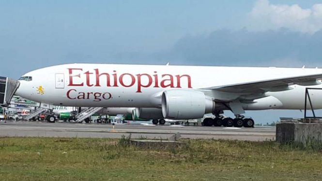 Pesawat Ethiopian yang terbang ilegal di langit Indonesia.
