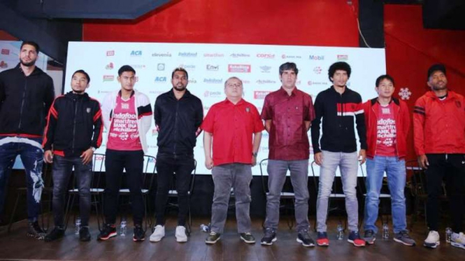 Perkenalan pelatih dan pemain baru Bali United