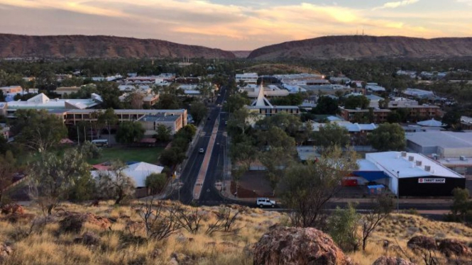 Suasana di kota Alice Springs di Kawasan Australia Utara.