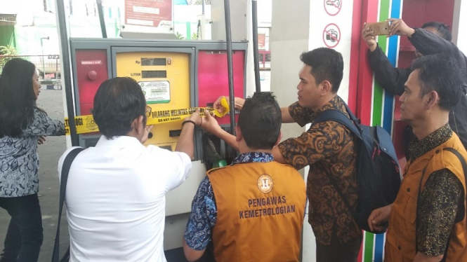 Kementerian Perdagangan Melakukan Penyenggelan SPBU di Medan