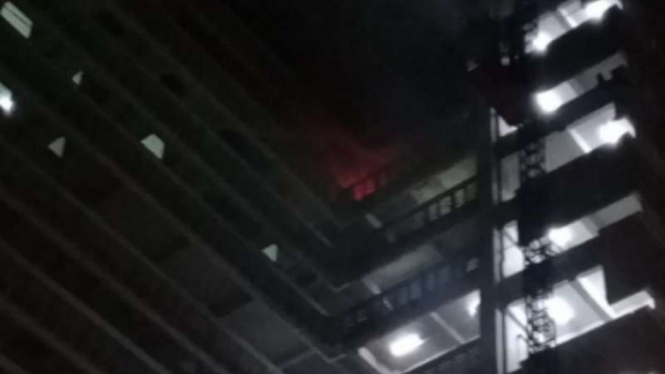 Gedung RS Yarsi terbakar.