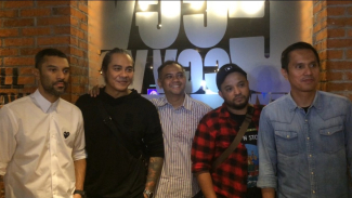Tingkah Fans Milenial Band Element, Panggil Om Sampai Cium Tangan
