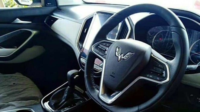 Interior Wuling Almaz