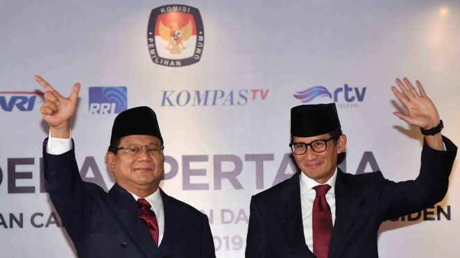 Capres-cawapres nomor urut 02 Prabowo-Sandiaga Uno tiba untuk mengikuti debat pertama Pilpres 2019, di Hotel Bidakara, Jakarta, Kamis, 17 Januari 2019.