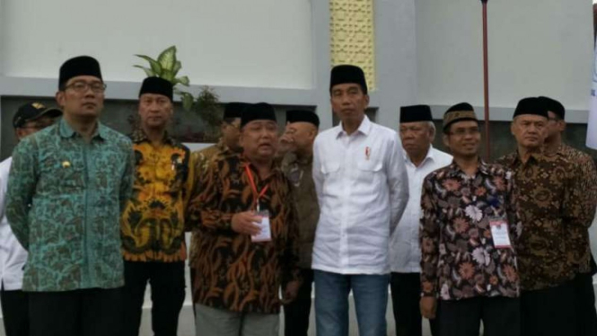 Presiden Jokowi, di Pesantren Darul Arqom Muhammadiyah, Garut, Jawa Barat.