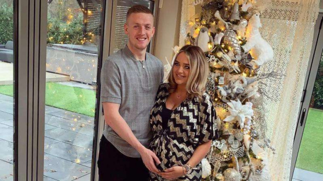 Kiper Everton, Jordan Pickford dan kekasihnya, Megan Davison.