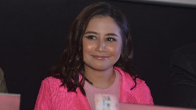 Prilly Latuconsina.