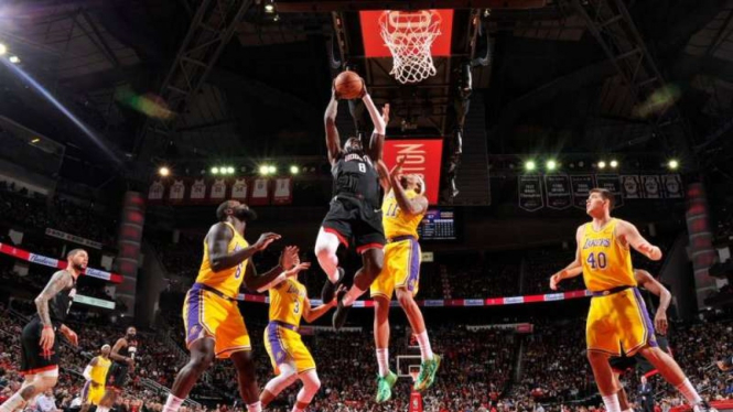 Pertandingan NBA antara Los Angeles Lakers melawan Houston Rockets