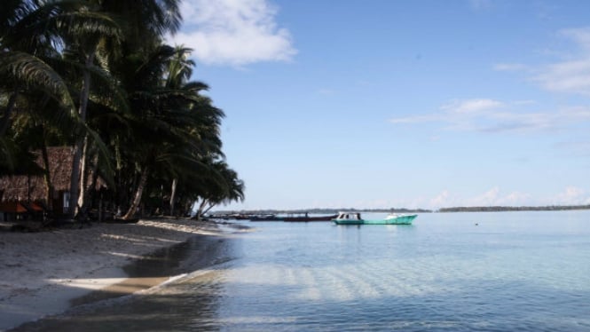 Warkop Pak Itam di Pulau Panjang, Kabupaten Aceh Singkil