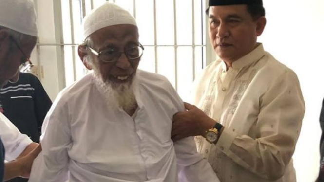 Abu Bakar Bashir is released from prison in Indonesia on parole on January 28, 2019.