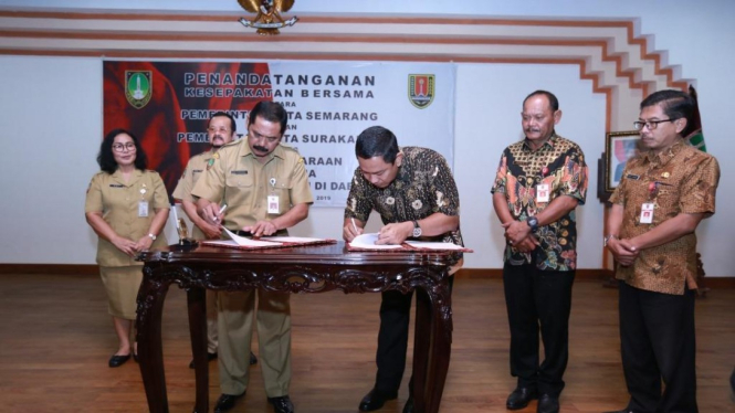 Walikota Hendi dan FX Hadi Rudyatmo menandatangani MoU kerja sama