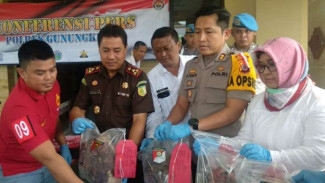Oplos Daging Sapi dengan Babi, Dua Pedagang Dibekuk