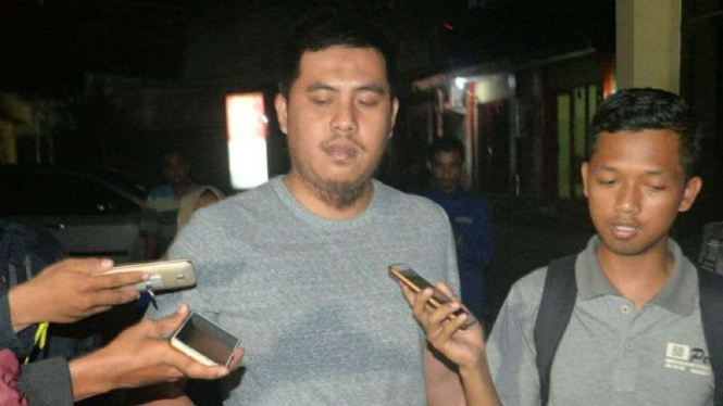 Seorang mengaku bernama M Randy Pratama memaksa memasuki ruangan Direktorat Reserse Kriminal Khusus Polda Lampung, Rabu tengah malam, 23 Januari 2019.
