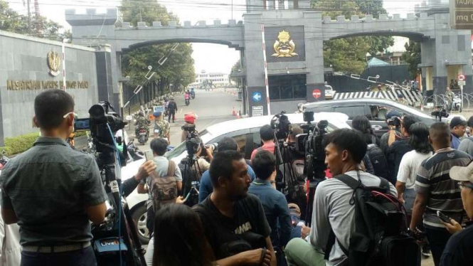 Situasi di depan Markas Komando Brimob, Kelapa Dua Depok, Jawa Barat, menjelang Basuki Tjahaja Purnama alias Ahok bebas dari hukuman pada Kamis pagi, 24 Januari 2019.