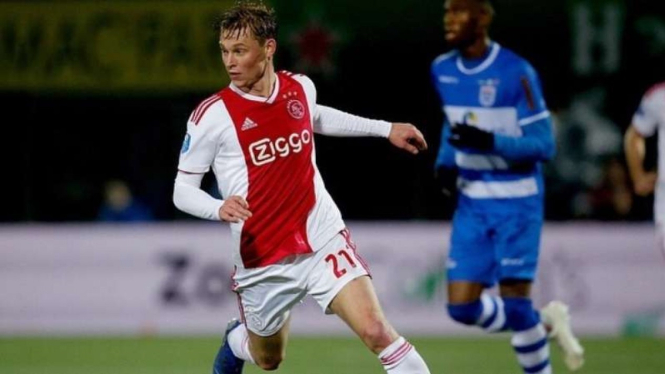 Gelandang Ajax Amsterdam, Frankie De Jong