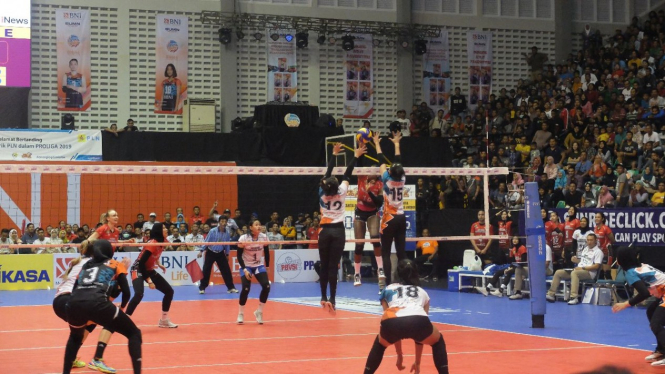 Pertandingan Jakarta BNI 46 vs Pertamina Energi di seri ketiga Proliga 2019