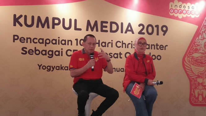 CEO dan Direktur Utama Indosat Ooredoo, Chris Kanter (kiri)