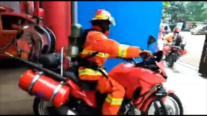 Kawasaki Versys-X 250 jadi kendaraan Pemadam Kebakaran