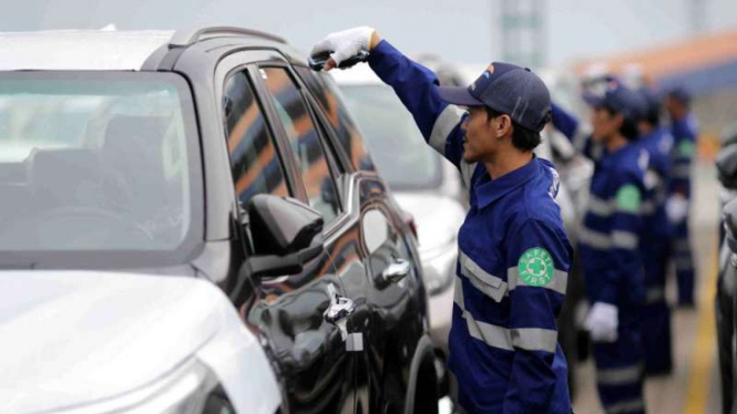 Ekspor mobil buatan Toyota Indonesia