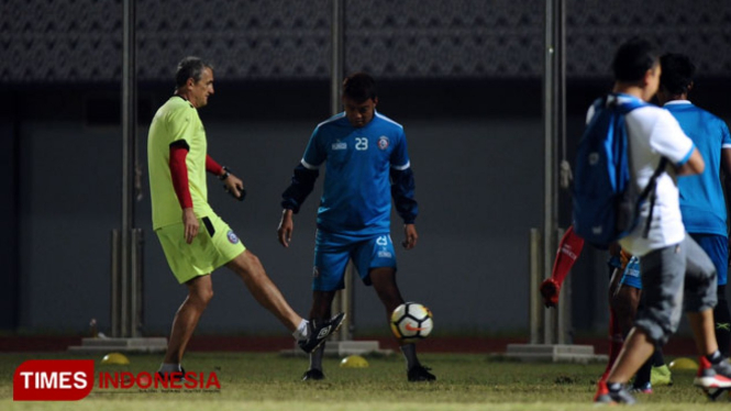 Tim Arema FC saat menjajal Stadion Benteng Taruna, Tangerang pada (2//2/2019) (Foto: Ovan/TIMES Indonesia)