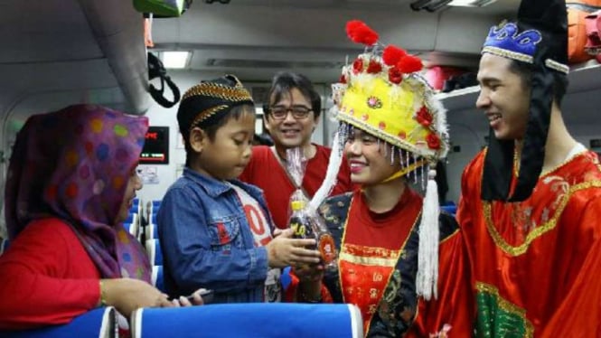 Kegiatan Imlek di Stasiun Semarang Tawang