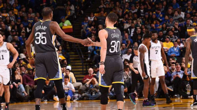 Pemain Golden State Warriors, Kevin Durant dan Stephen Curry,