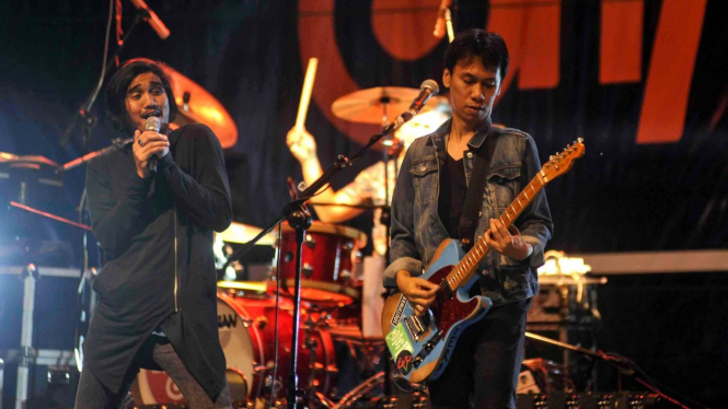 sorot musik konser band pertunjukan sheila on 7