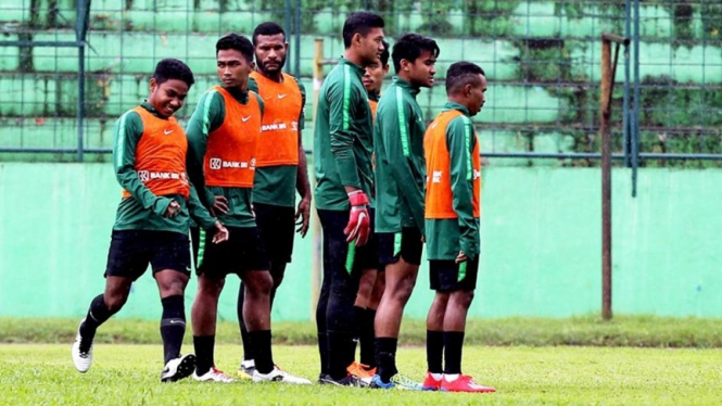 Marinus Wanewar saat berlatih bersama Timnas Indonesia U-22 di Malang