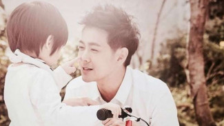Khawatir Tumbuh Terlalu Tinggi, Jimmy Lin Larang Anak Main Basket