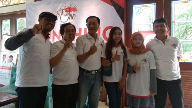 Relawan dari komunitas For One mengumumkan bahwa mereka menciptakan lagu dukungan untuk Joko Widodo-Ma'ruf Amin.