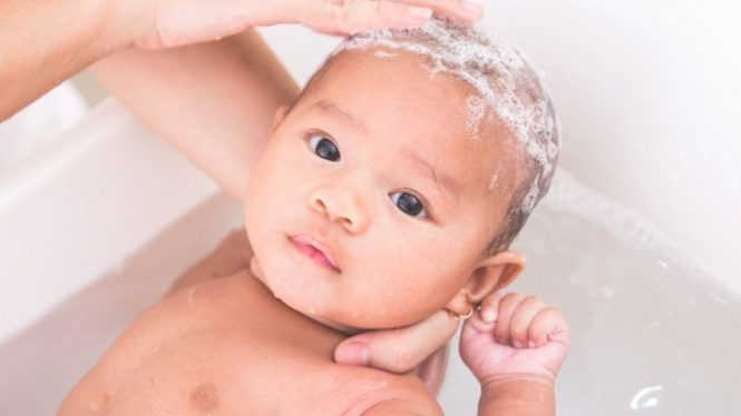 Empat Tips agar  Rambut  Bayi Tumbuh Lebat