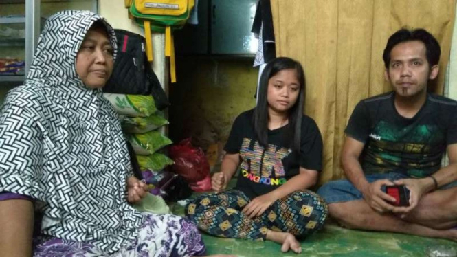 Keluarga Diah Angraeni, tenaga kerja wanita asal Kota Malang, Jawa Timur, saat ditemui wartawan Selasa, 12 Februari 2019.