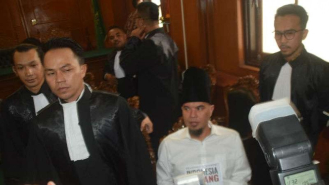 Ahmad Dhani di PN Surabaya, Kamis, 14 Februari 2019. 