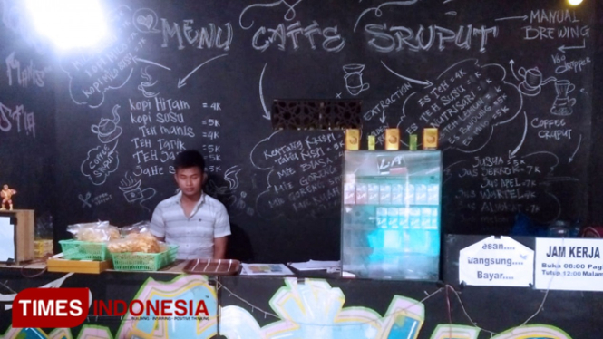 Cafe Sruput hadir di Pamekasan di Jalan Raya Palduding Palengaan, Kabupaten Pamekasan. Kamis, (14/02/2019). (FOTO: Syafii/TIMES Indonesia)