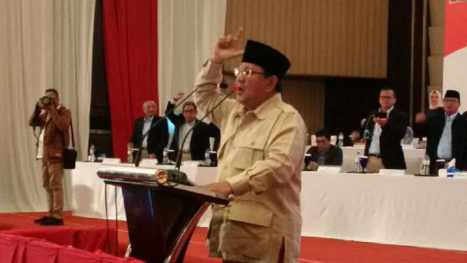 Calon presiden Prabowo Subianto menyampaikan pidato kebangsaan di hadapan ratusan pakar, akademisi, dan kalangan milenial di Hotel PO Semarang, Jawa Tengah, Jumat sore, 15 Februari 2019.