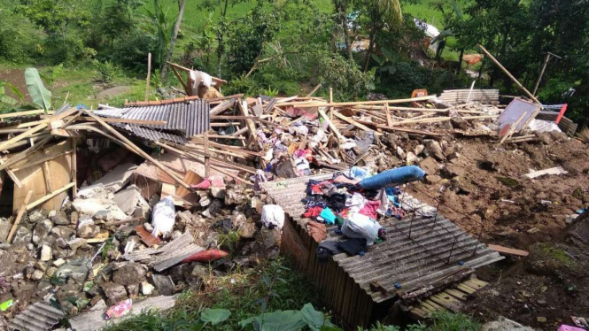 Lokasi longsor di Desa Sukamakmur, Kecamatan Ciomas, Kabupaten Bogor.