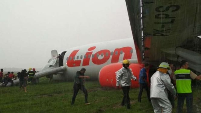 Pesawat lion Air JT 714 tergelincir di Bandara Supadio Pontianak, Kalbar.