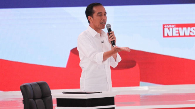 Jokowi di debat kedua capres 2019.