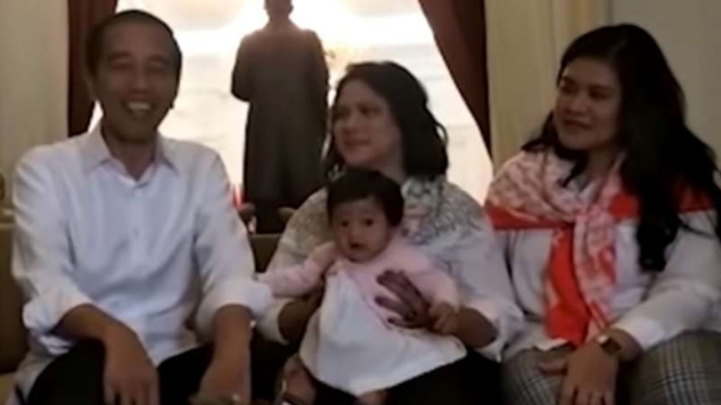 Presiden Joko Widodo bersama cucunya, Sedah Mirah