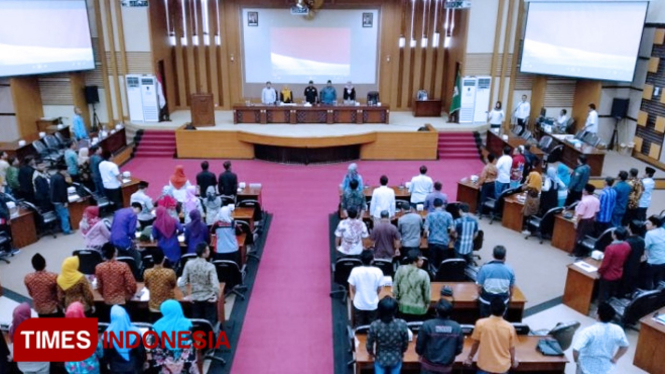 KPU Kabupaten Malang saat menggelar rapat pleno di DPRD Kabupaten Malang (FOTO: Binar Gumilang / TIMES Indonesia)