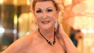 Ratu Kecantikan 60 Tahun Jadi Model New York Fashion Week