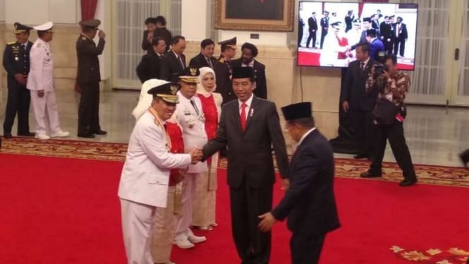 Presiden Jokowi melantik Gubernur Riau Syamsuar