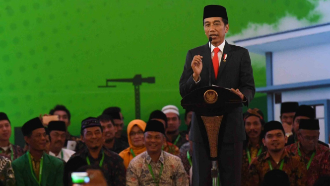 Presiden Joko Widodo memberikan pidato dalam acara penandatangan perjanjian kerja sama Balai Latihan Kerja (BLK) Komunitas 2019 di Jakarta