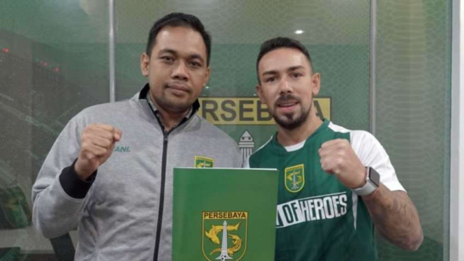 Damian Lizio (kanan) pemain baru Persebaya Surabaya