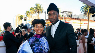 Aktor Muslim Mahershala Ali Raih Piala Oscar untuk Kedua Kalinya