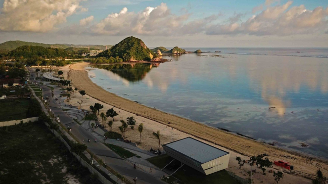 Foto area Kuta Beach Park the Mandalika di kawasan KEK Mandalika di Desa Kuta, Kecamatan Pujut, Praya, Lombok Tengah, NTB, Minggu, 24 Februari 2019.