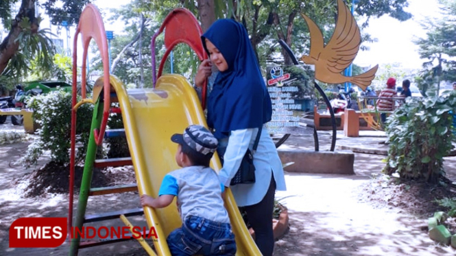 Suasana pagi di Taman Bantaran Kota Madiun. (FOTO: Ririn Widya Ningrum/TIMES Indonesia)