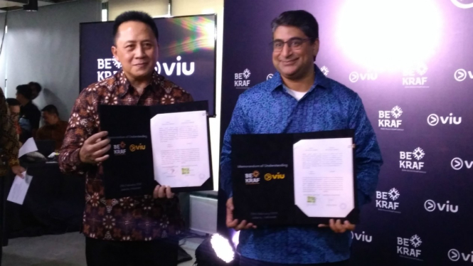 Kepala Bekraf, Triawan Munaf dan Country Manager Viu Indonesia, Varun Mehta