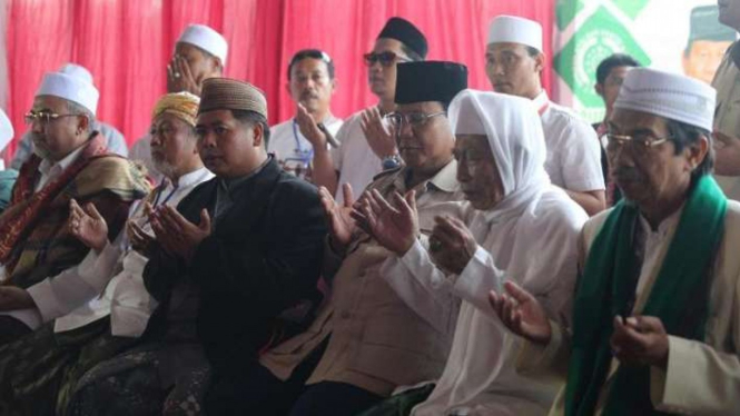 Prabowo Subianto saat mengunjungi Kabupaten Gresik.