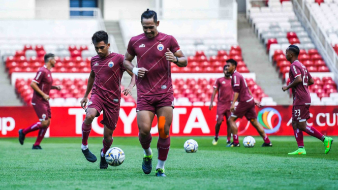 Sejumlah pemain Persija Jakarta mengikuti latihan di Stadion Utama Gelora Bung Karno, Senayan, Jakarta, Senin, 25 Februari 2019.